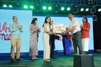NIFT collaborates with USHA to honour the 2023 winners of the 'Best Garment Construction' Award